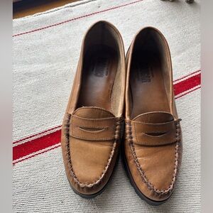 Vintage hand sewn, made is Canada 🍁 loafers
